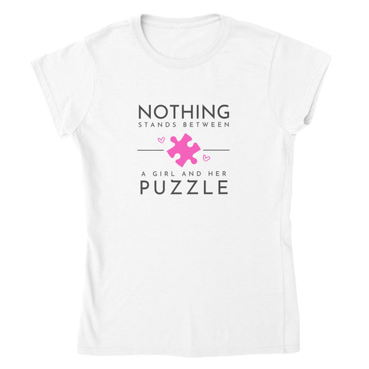 Nothing Stands Between a Girl and Her Puzzle - Mujer